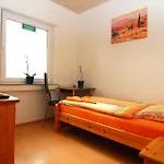 Monteurzimmer Krings Baptistastr 2a *