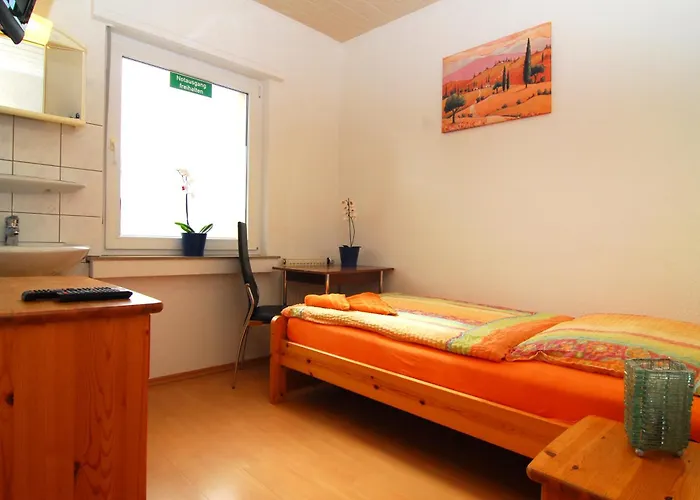 Monteurzimmer Krings Baptistastr 2a *