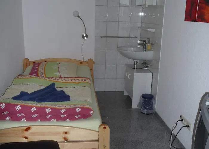 Pensionat Monteurzimmer Krings Baptistastr 2a *